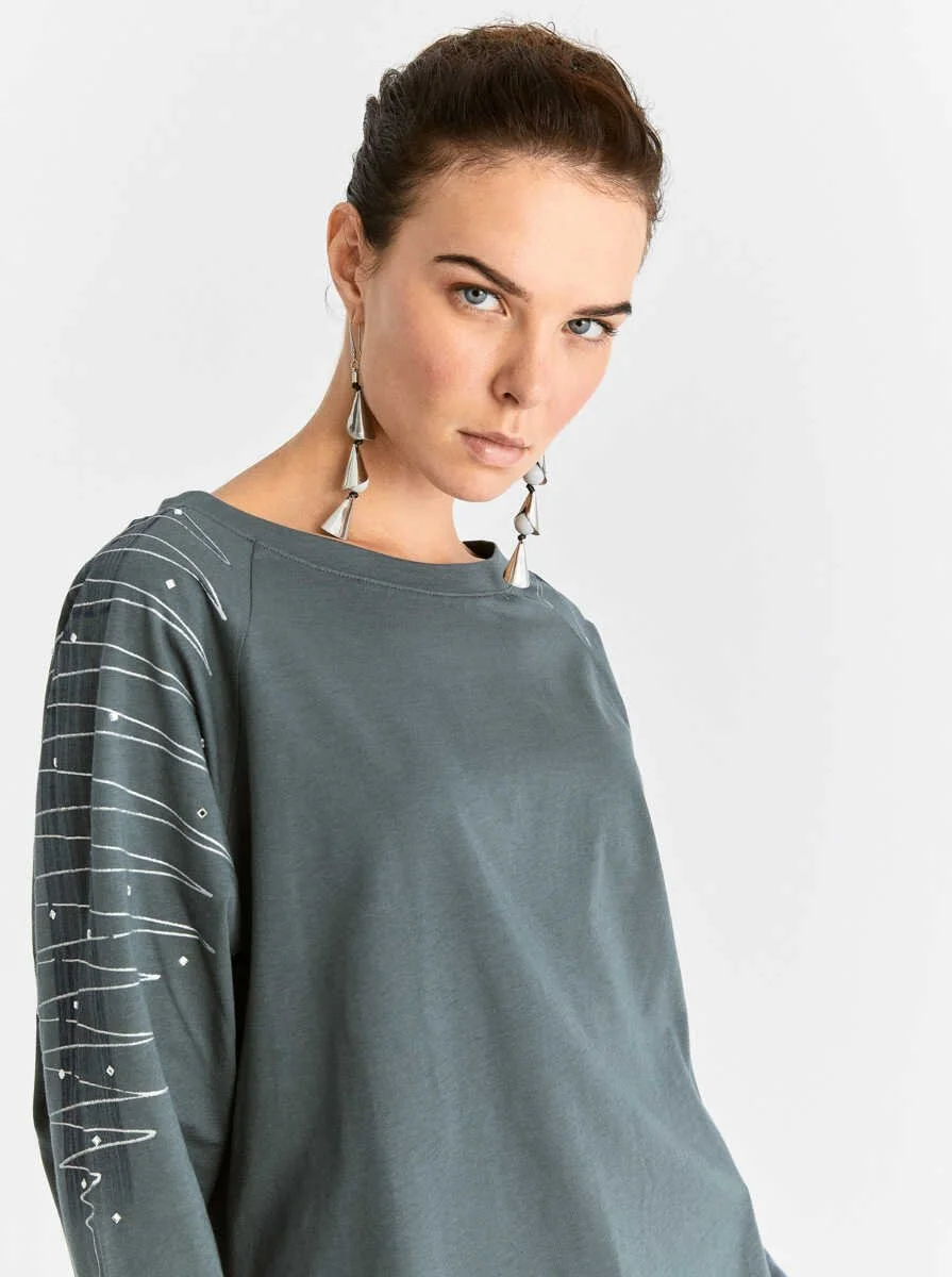  Kol İşlemeli Kadın Sweatshirt - 4