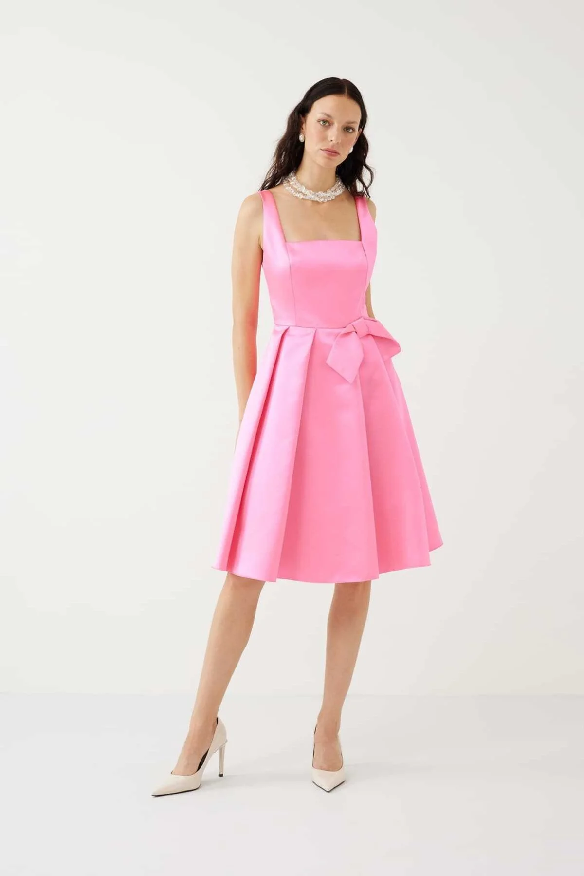 Saten Kare Yaka Fiyonk Detaylı Elbise Pembe - 1