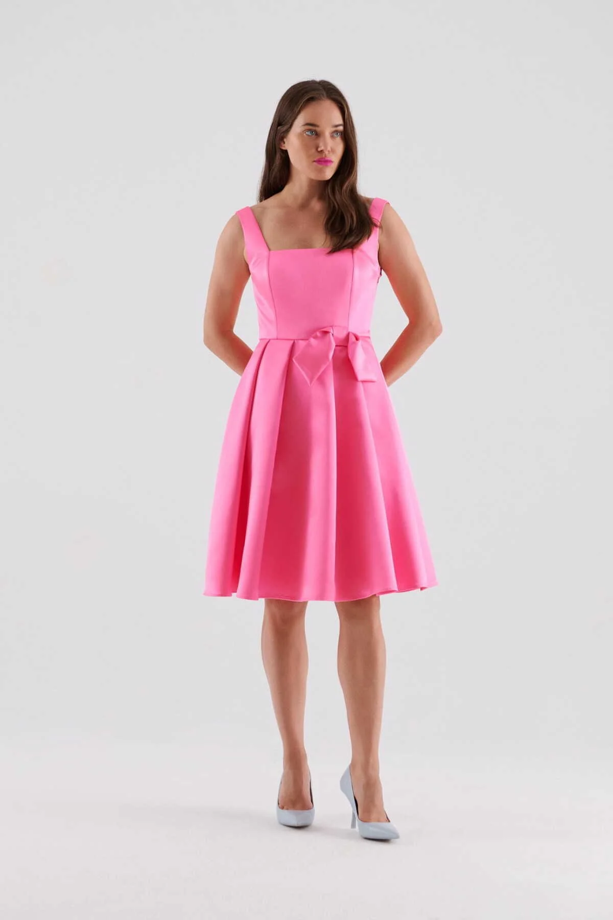 Saten Kare Yaka Fiyonk Detaylı Elbise Pembe - 4