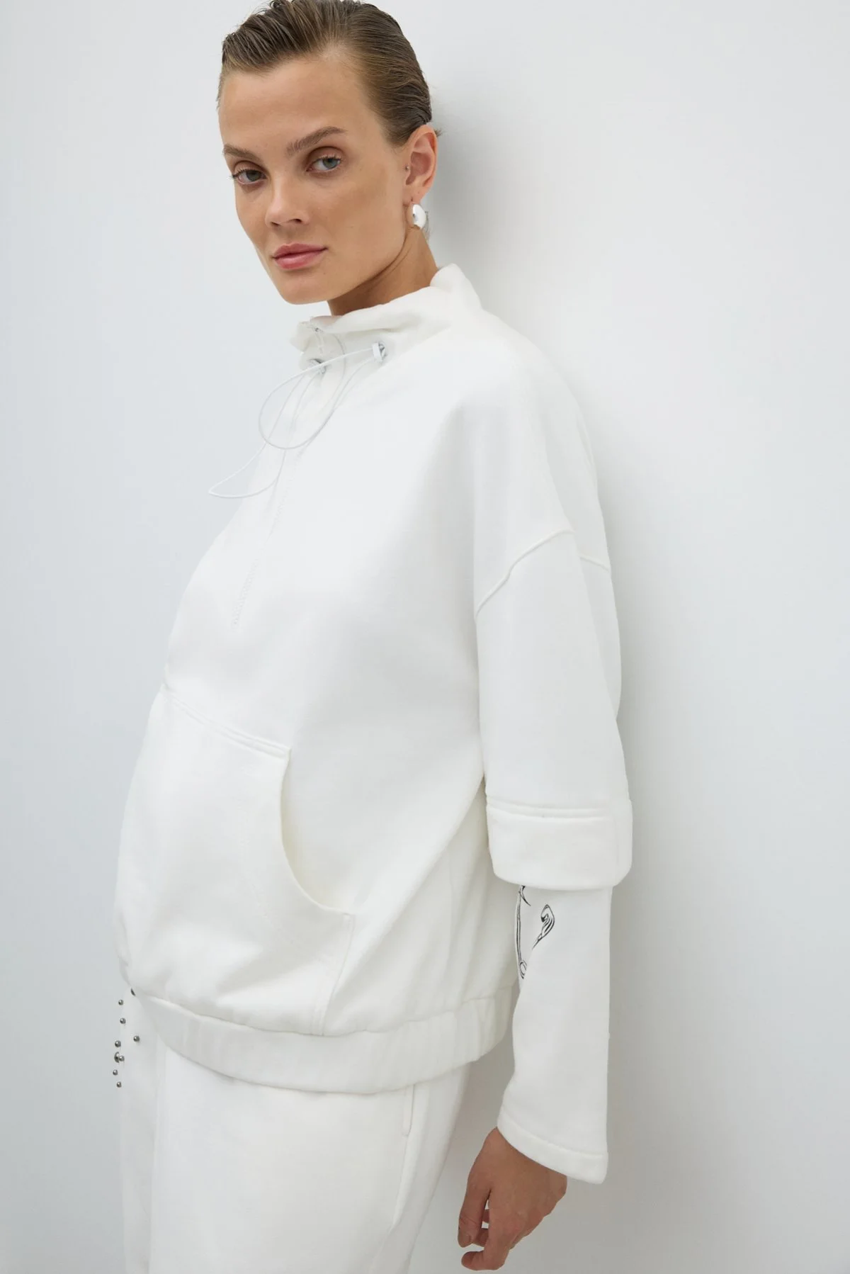 Dik Yaka Fermuarlı Trok Detaylı Sweatshirt Beyaz - 3
