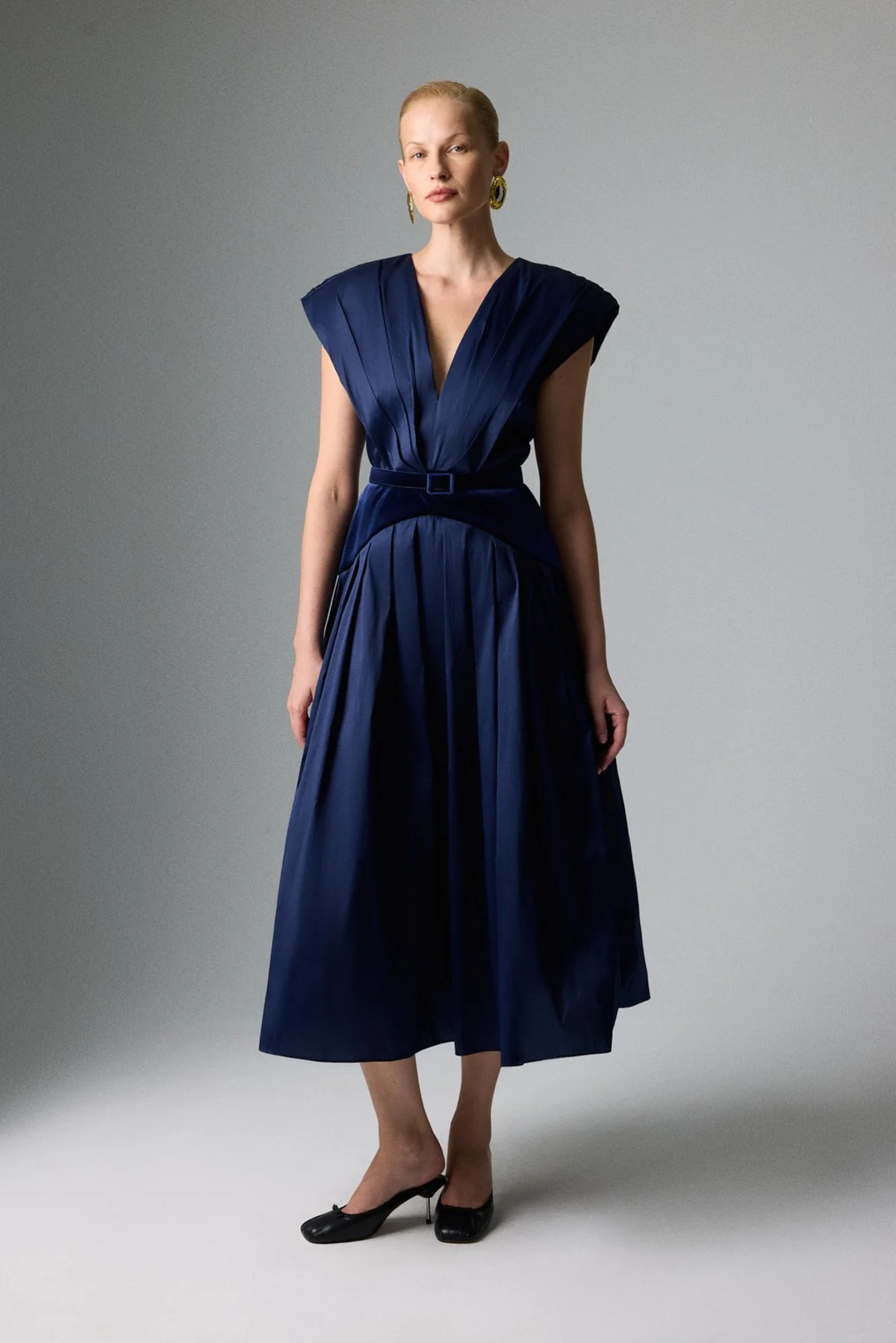 V Yaka Drapeli Kadife Detaylı Tafta Elbise Lacivert - 1