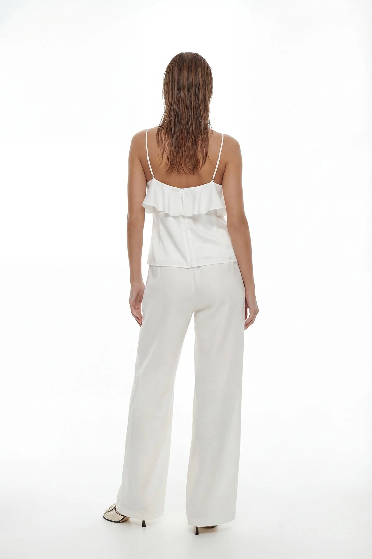 V Yaka İnce Askılı Volan Detaylı Bluz Beyaz - 2