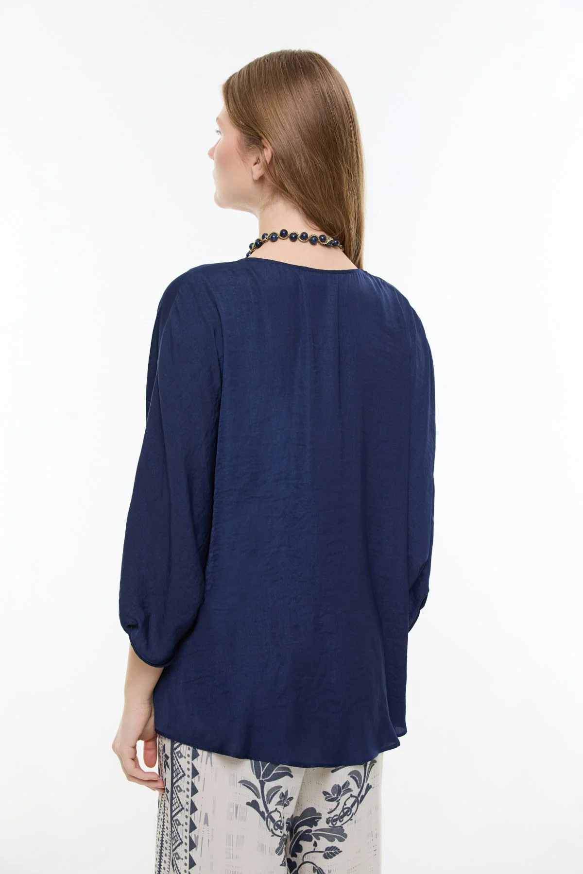 V Yaka Yarasa Kol Gömlek Lacivert - 2