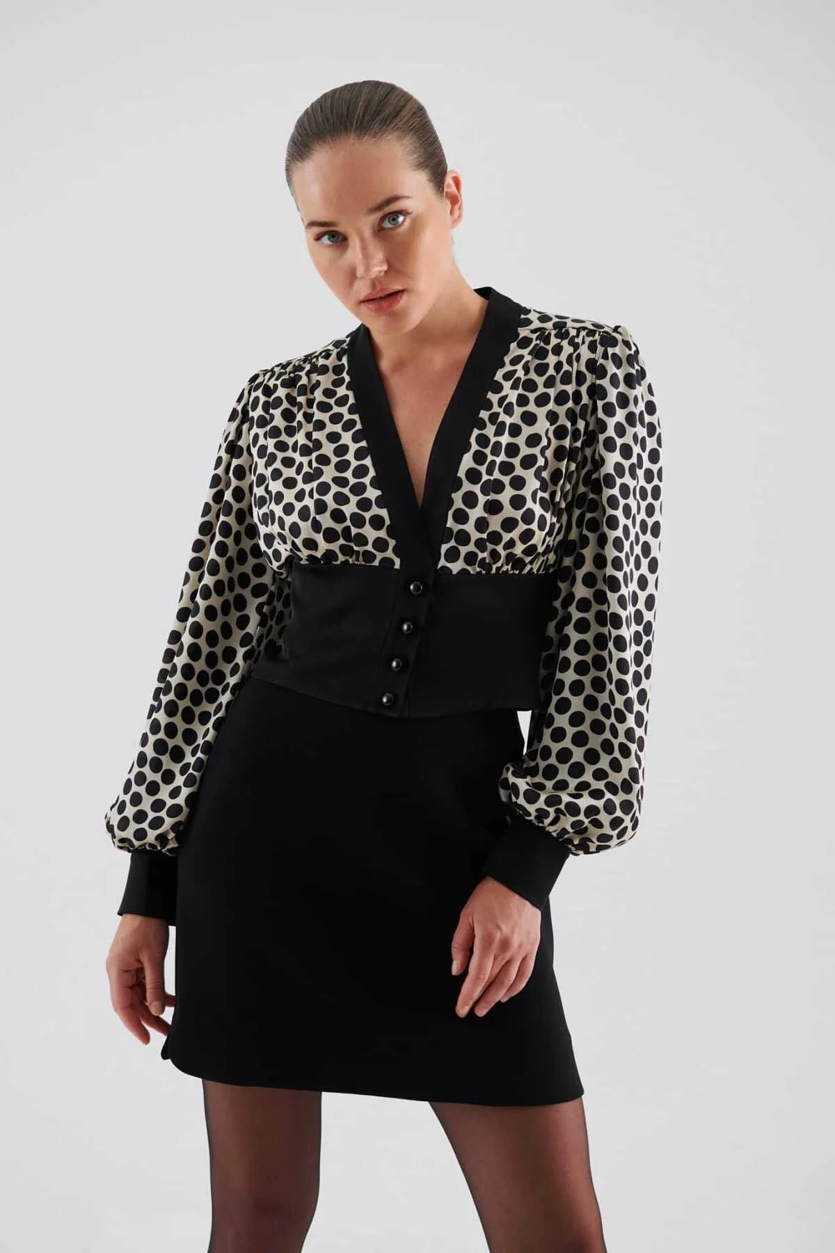  V Yakalı Puantiyeli Kadın Gömlek Standart Renk - 1