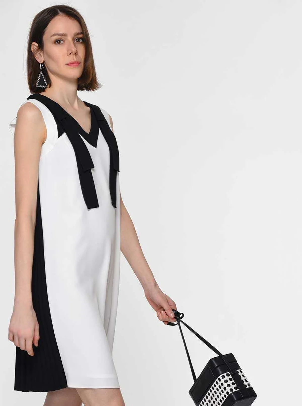 Yaka Detaylı Abiye Elbise Siyah-Beyaz - 3