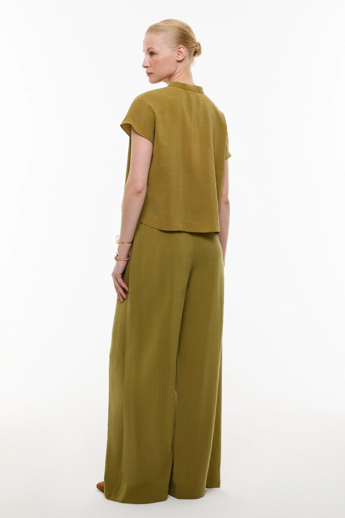 Yaka Detaylı Düşük Omuz Bluz Olive - 2