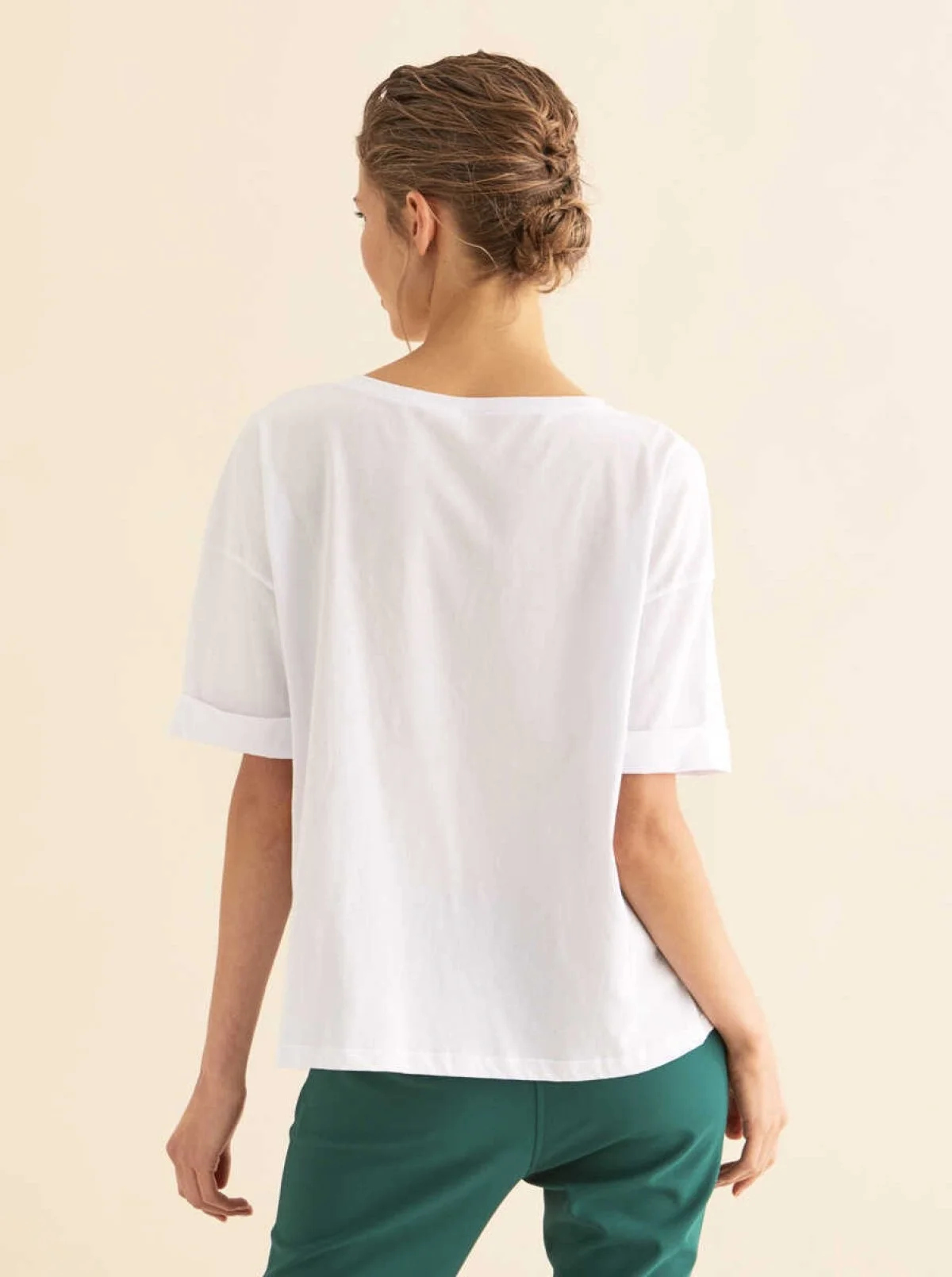  Yaka Ve Nakış Detaylı Tişört Beyaz - 2