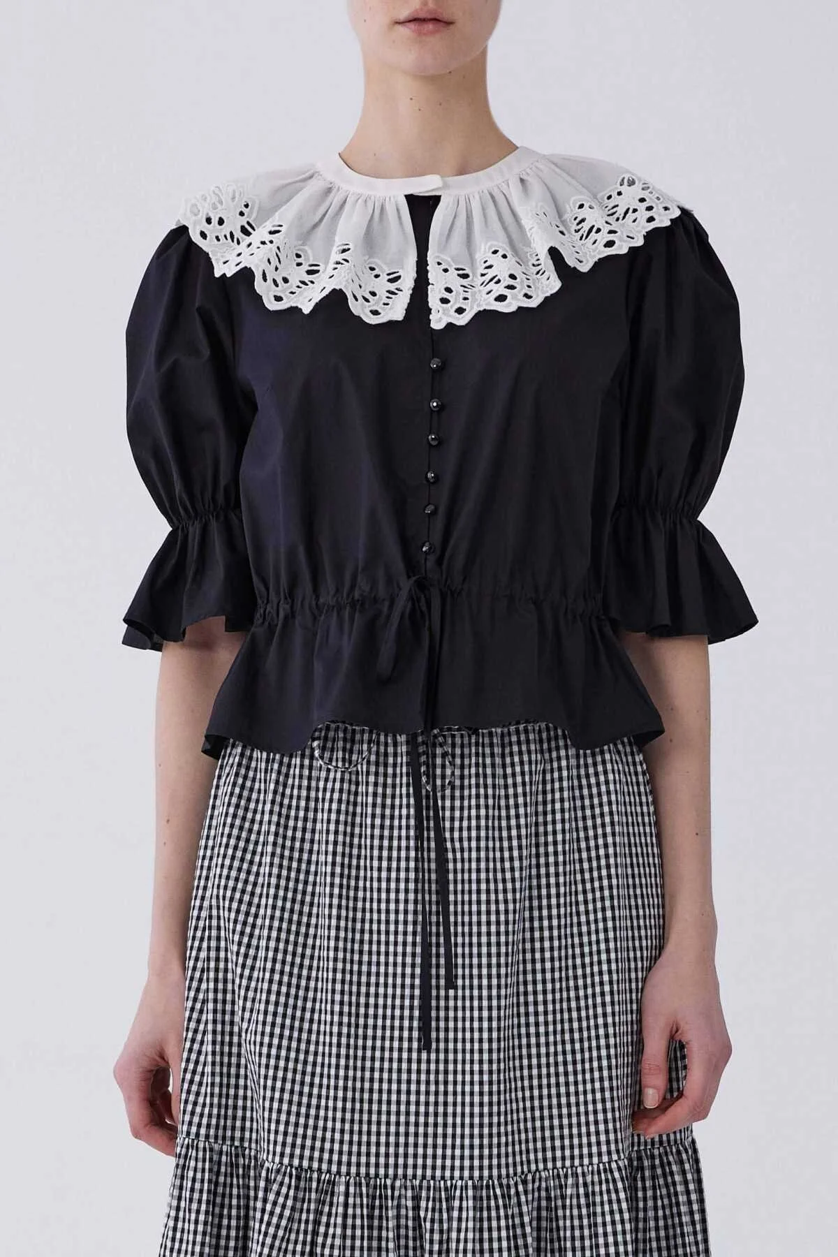 Yakası Beyaz Fistolu Gömlek Siyah - 1