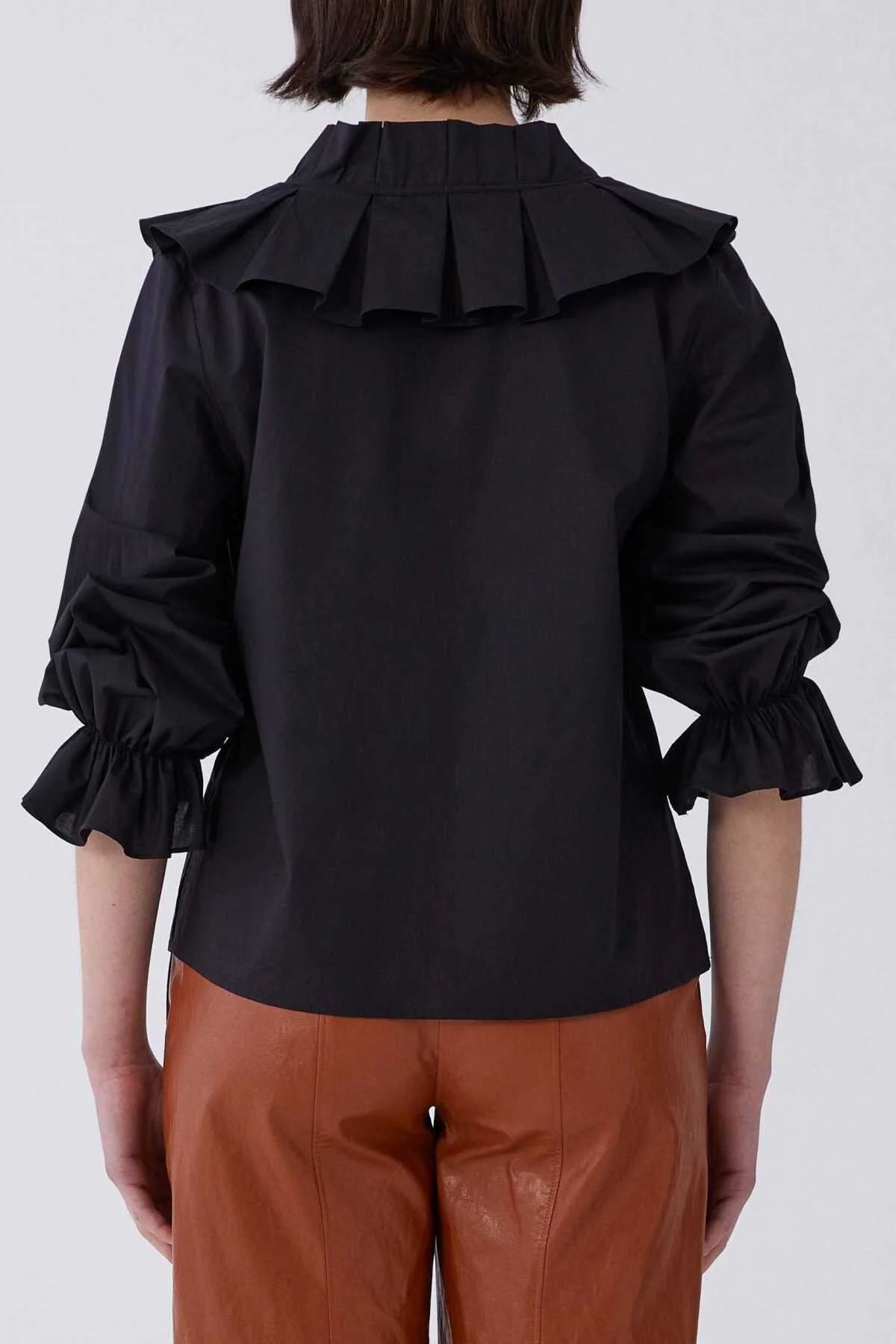 Yakası Pileli Kol Detaylı Gömlek Siyah - 2