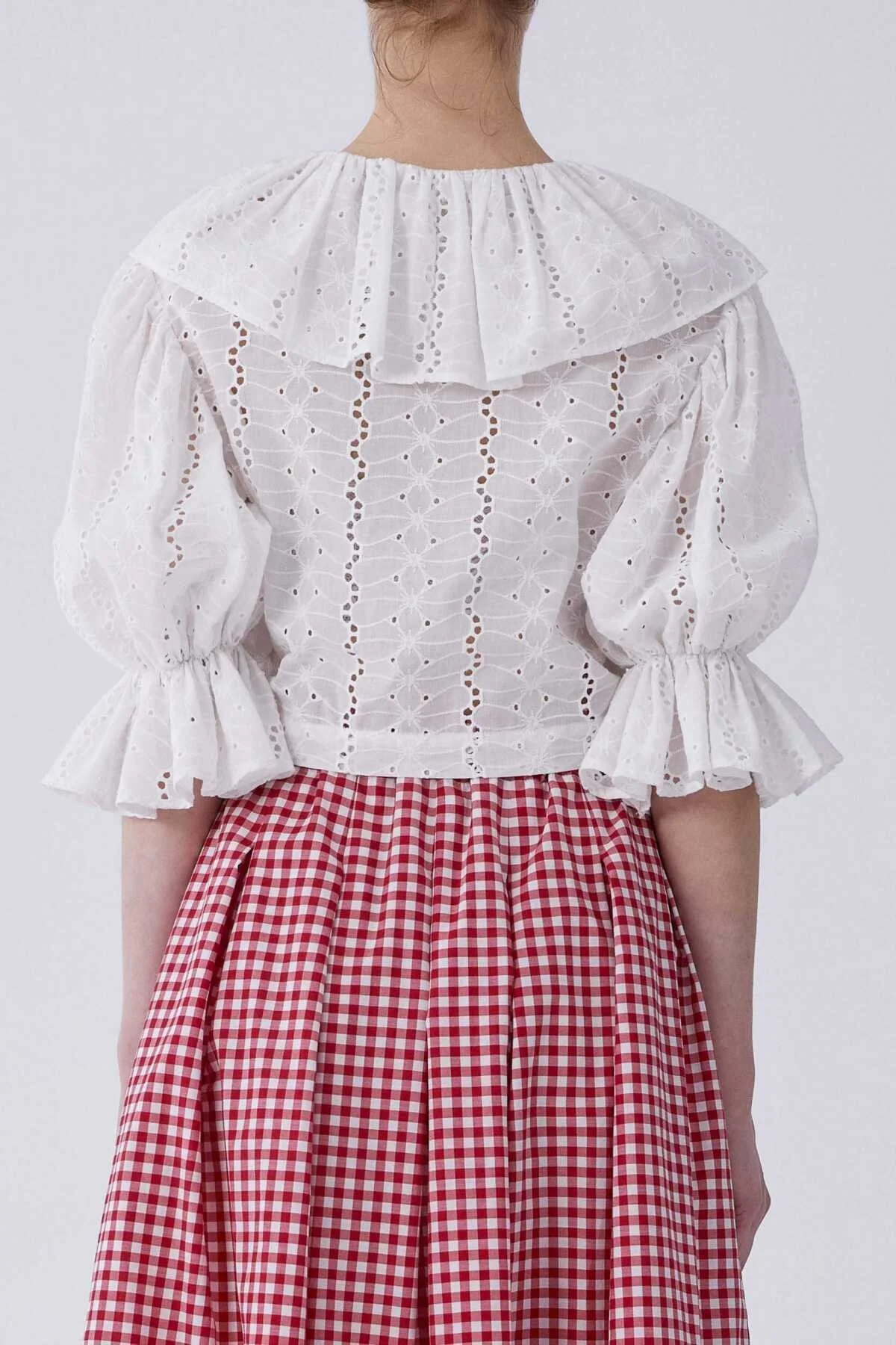 Yakası Volanlı Dantel Kısa Bluz Beyaz - 2