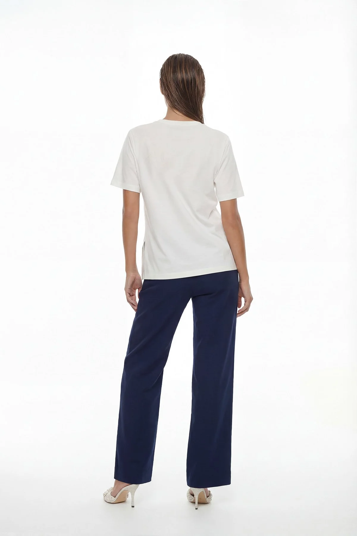 Yırtmaç Detaylı Baskılı T-shirt Ekru - 2