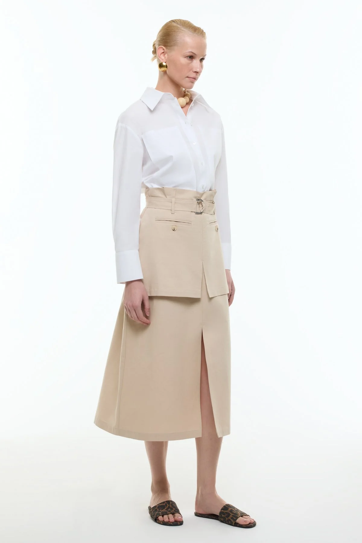 Yüksek Bel Pili ve Kemer Detaylı Çift Fletolu Yırtmaçlı Midi Boy Etek Bej - 3