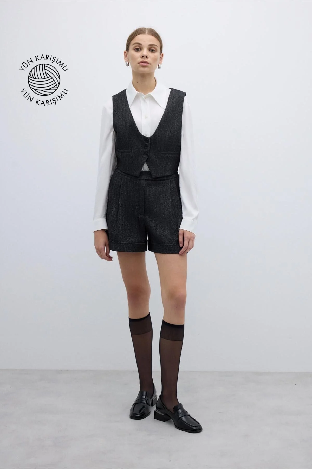 Yün Karışımlı Çift Pileli Şort Siyah - 1
